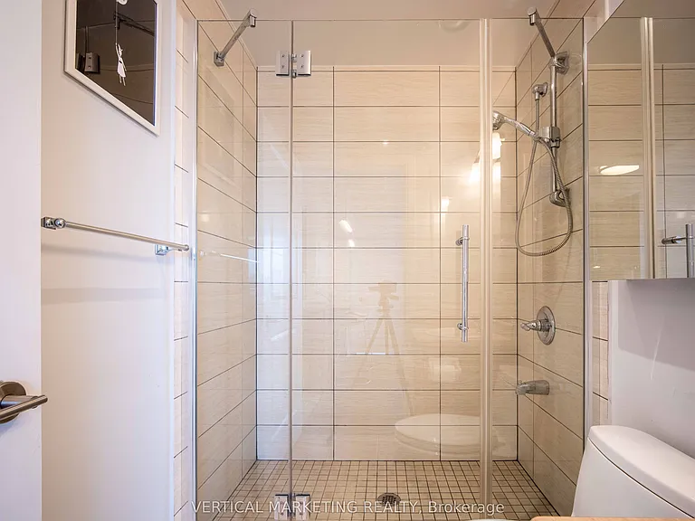 18 Yorkville Ave #1707 — Photo 16