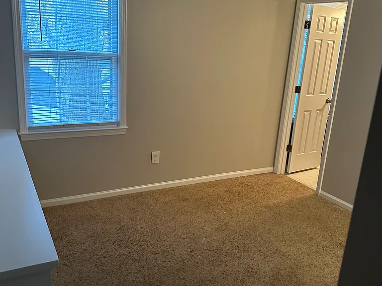 900 N Main St #10 — Photo 14