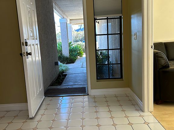5th image of 1336 Descanso St