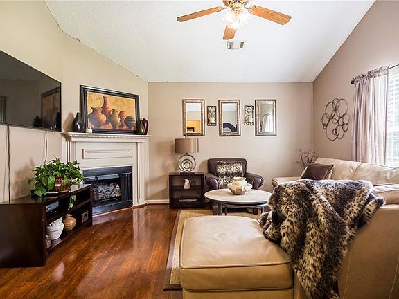 4th image of 114 Pebble Creek Dr