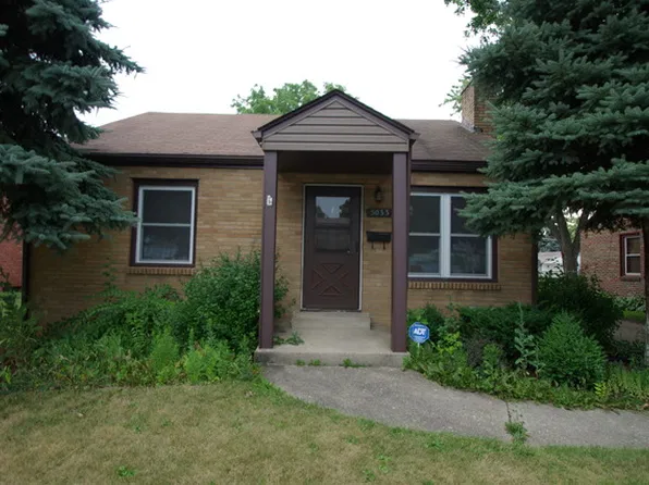 5033 Arlington St, Loves Park, IL 61111