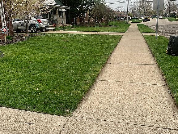 3rd image of 25534 Arlington St