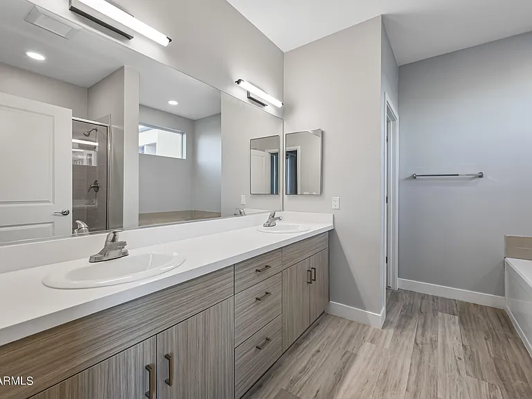 1023 W 5th St #1018 — Photo 21