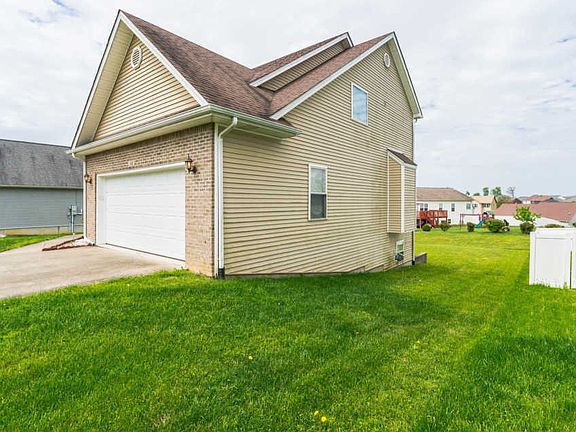 4th image of 143 Tuscany Ln
