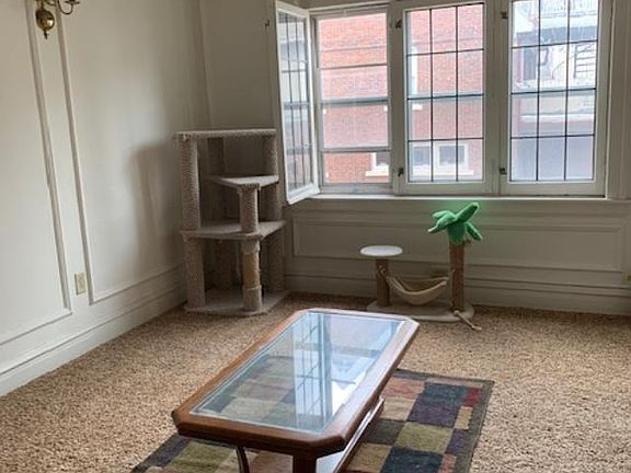 2nd image of 2218 N Summit Ave #201