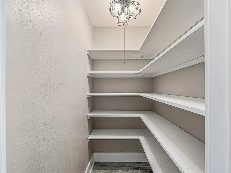 830 Threadneedle St #240 — Photo 8