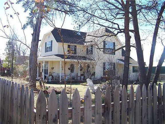 2nd image of 221 C St
