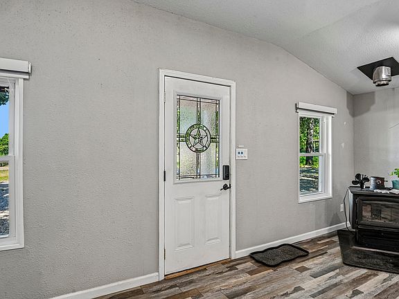 4th image of 128 Gunnison Ct