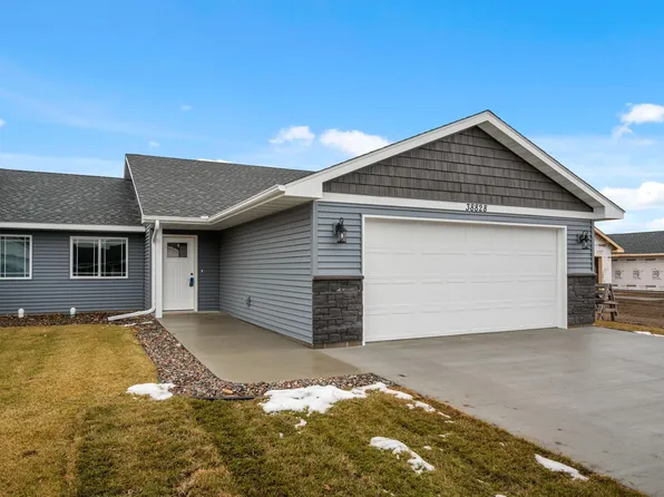 38828 Maple Ct, North Branch, MN 55056