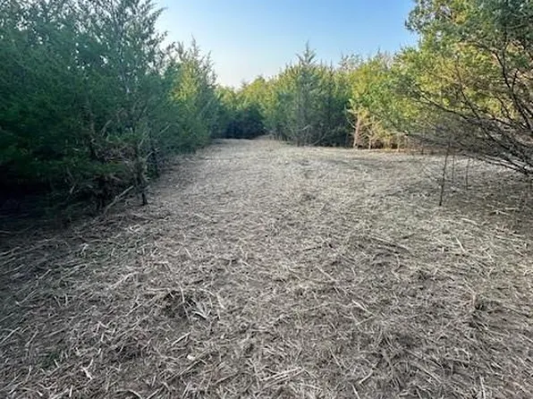 6 W 359th St, Paola, KS 66071