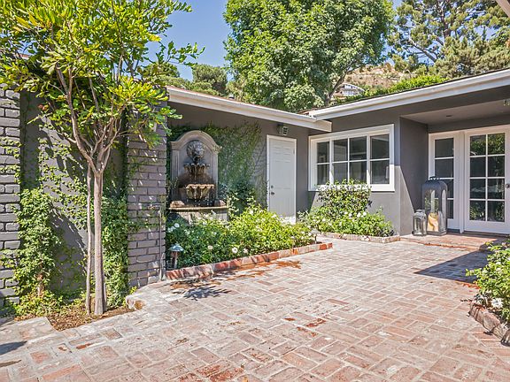 2nd image of 2832 Nichols Canyon Pl