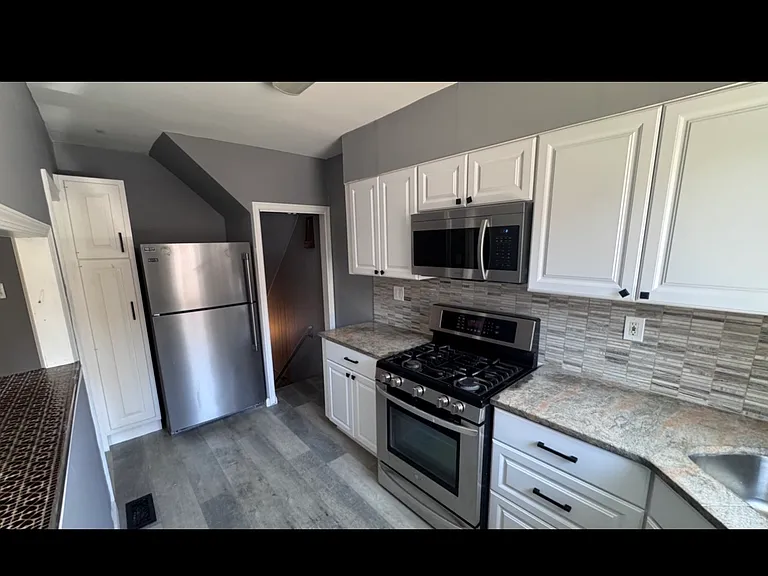 7438 Rugby St — Photo 2