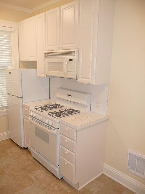 1st image of 1555 Greenwich St #13