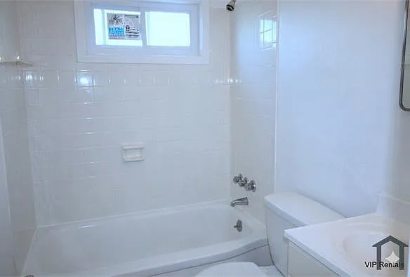 3 bed, 1024 sqft, $1,995 — Photo 4