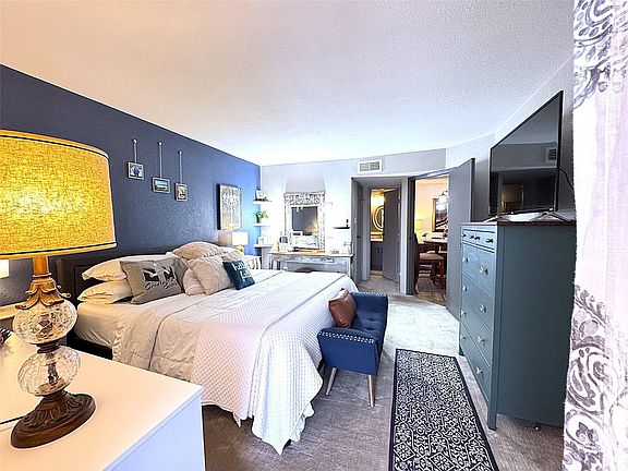 2nd image of 10110 Forum West Dr APT 421