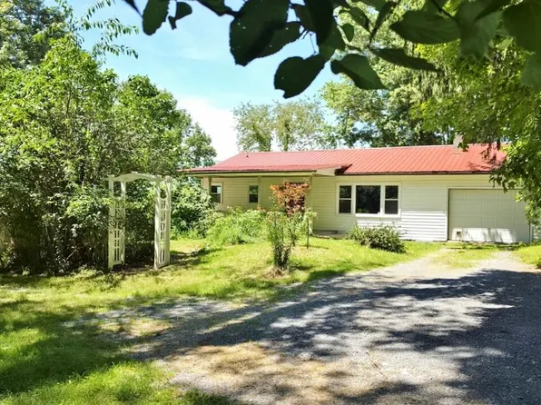 247 Hilltop Dr, Lewisburg, WV 24901
