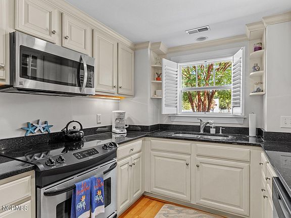 2nd image of 1312 Ann Street #2