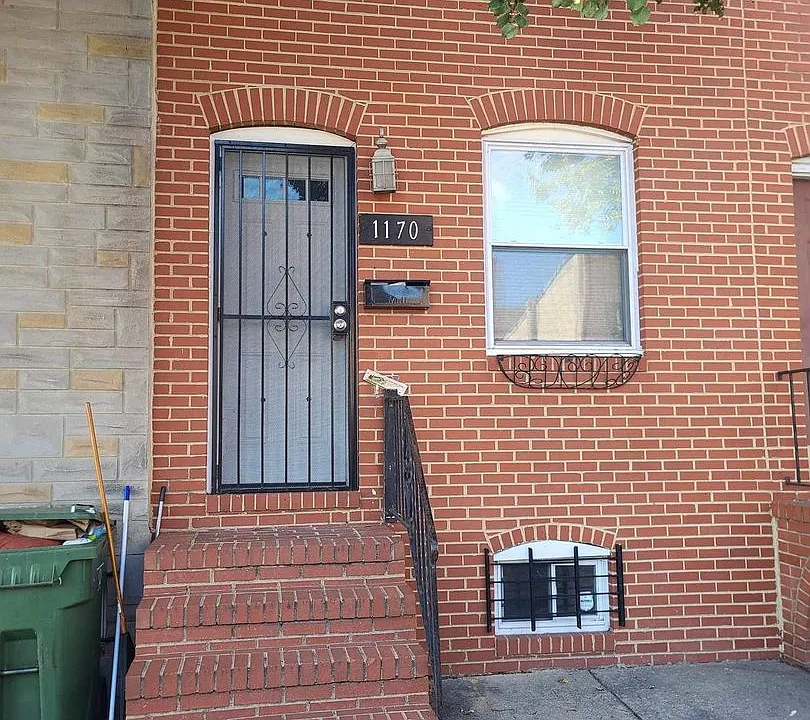 1170 W Hamburg St