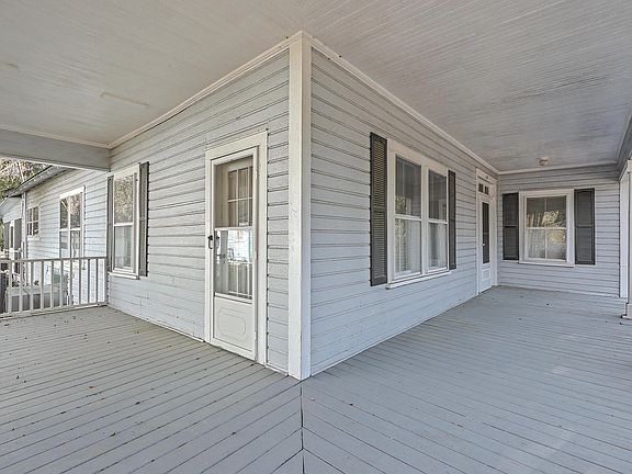 5th image of 427 Carn St