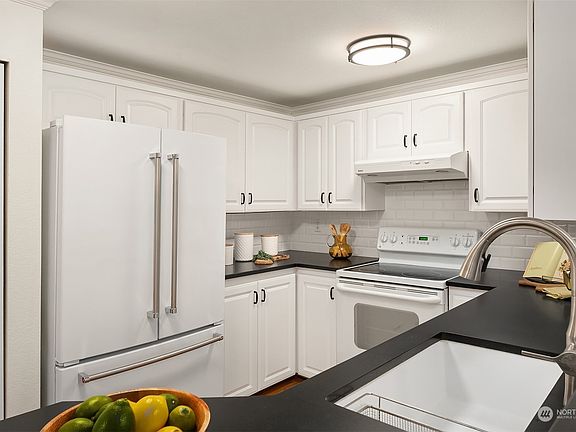 5th image of 424 102nd Avenue SE #208