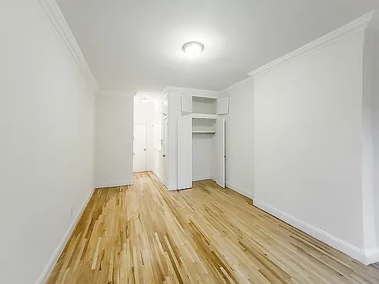 2nd image of 210 E 83rd St APT 5D