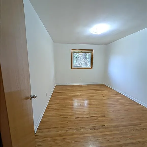 1867 Kent St — Photo 14