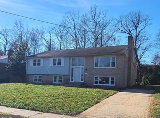 5704 Barrymore Rd, Centreville, VA 20120