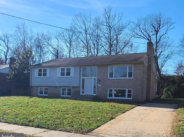 5704 Barrymore Rd, Centreville, VA 20120