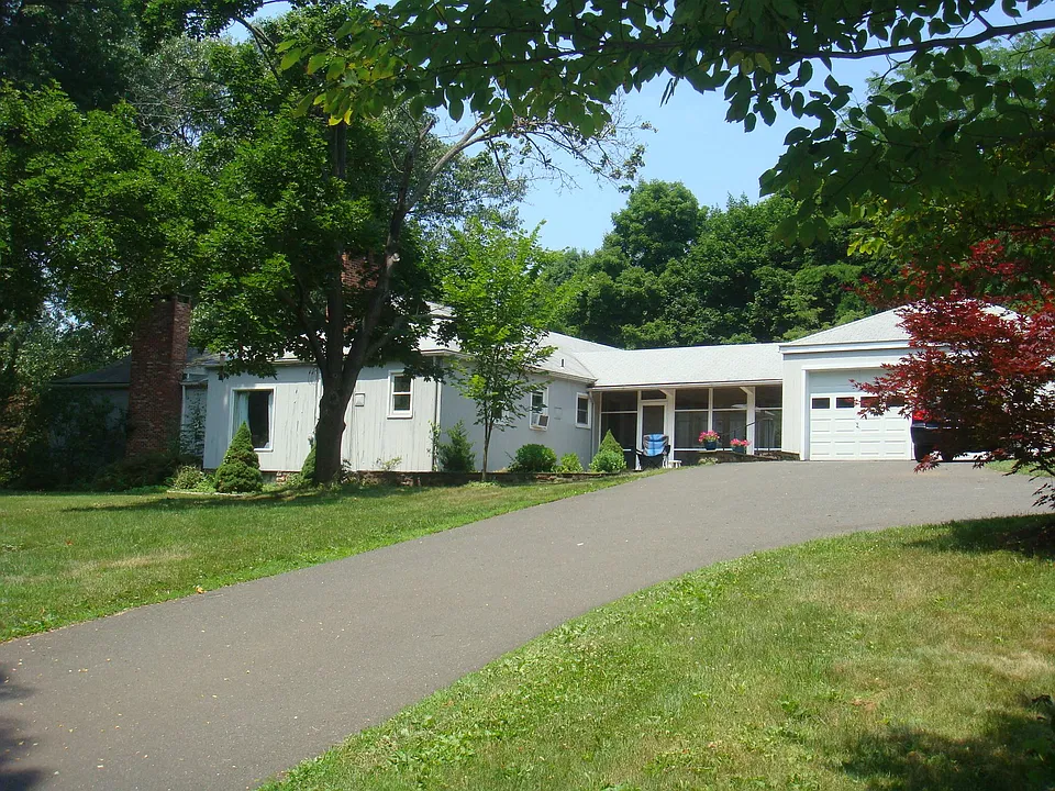 33 Reservoir Rd