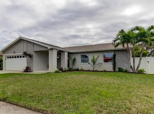 2047 Chadsworth Dr, Dunedin, FL 34698