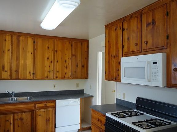 3rd image of 5165 San Vicente Dr