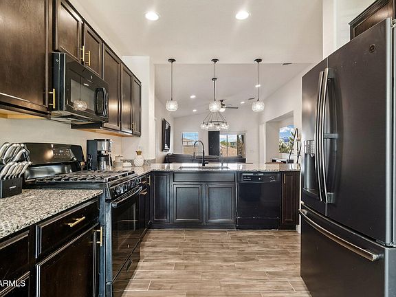 4th image of 2428 E RUNAWAY BAY Place