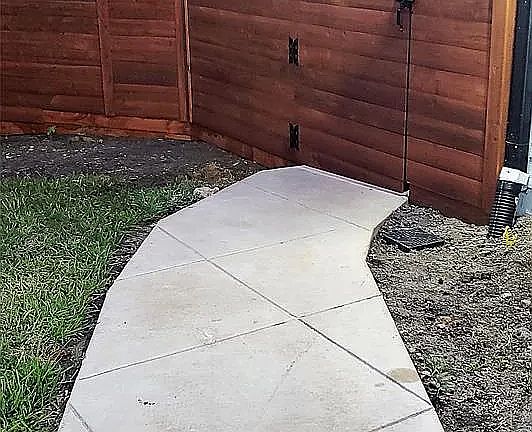 3rd image of 4108 Desert Garden Dr