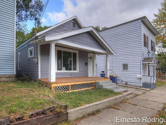 3rd image of 859 10th St NW