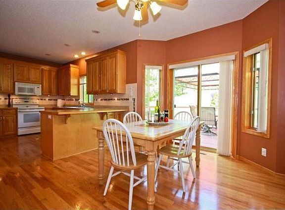4th image of 722 Debbie Ct