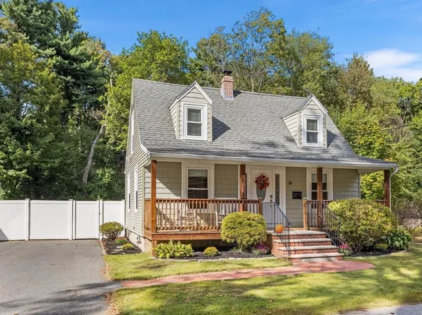 18 Wright St, North Reading, MA 01864