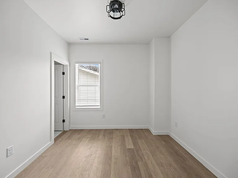 2811 Wilcox Pl — Photo 31