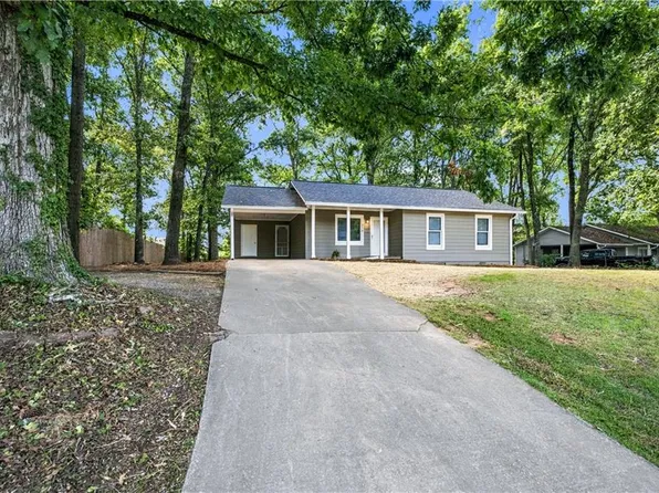 215 Henry St, Braselton, GA 30517