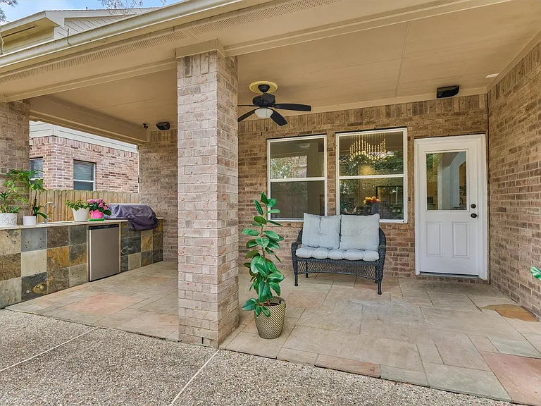18 Wyckham Cir — Photo 38