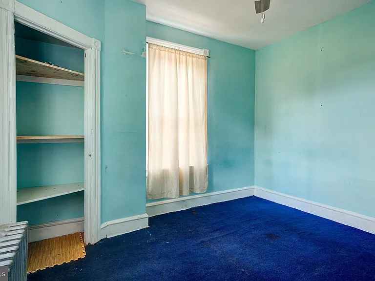 231 E Sydney St — Photo 17