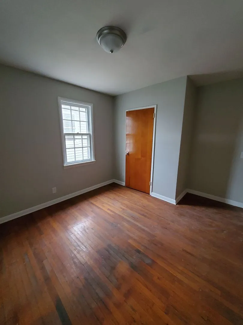 3 BR NE Canton House for rent — Photo 2