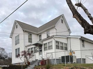 112 NE Tennessee St, Harriman, TN 37748