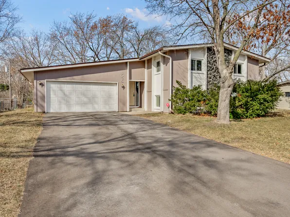 8025 Edgewood Ave N, Brooklyn Park, MN 55445