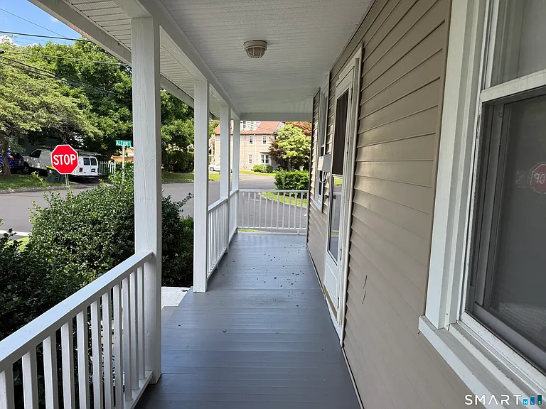 287 Old Stratfield Rd — Photo 2