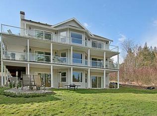 18220 W Lake Desire Dr SE, Renton, WA 98058