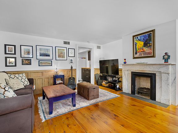 4th image of 236 Dean St #1