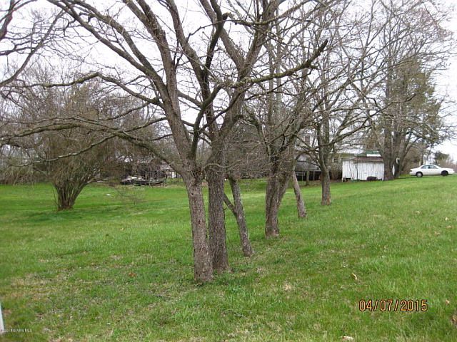 2nd image of 915 4th St