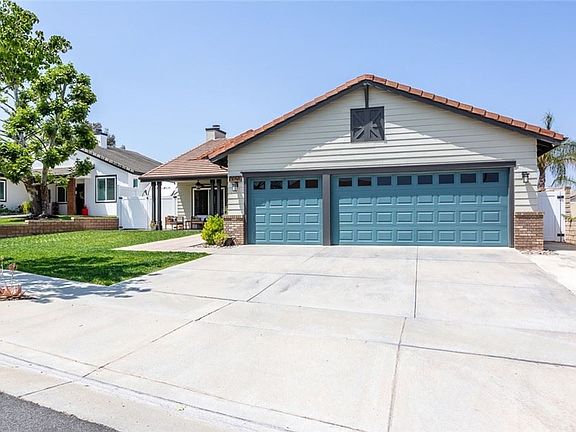 2nd image of 3058 S Buena Vista Ave