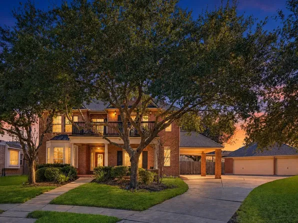 2202 Summer Wind Dr, Sugar Land, TX 77479