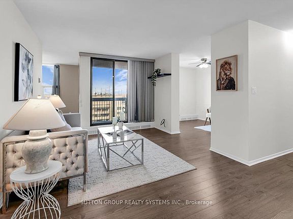 3rd image of 90 Ling Rd #Penthouse 109